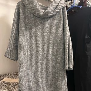 Gray lined cowl neck sweater with mid sleeves